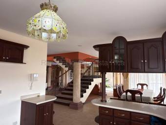 Se vende casa en San José San Isidro 27-442