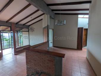 Venta de Casa en San Rafael de Escazú. RAH 27-406