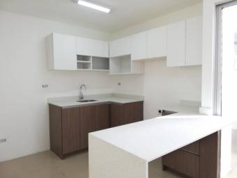 Se vende apartamento en Sabana San José 26-271