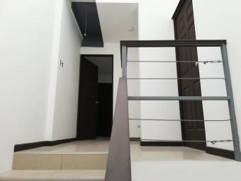 Se vende apartamento en Sabana San José 26-271