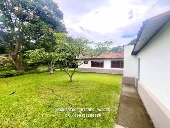 Casa en venta Escazú rodeada de jardines $1.800.000 /1 piso