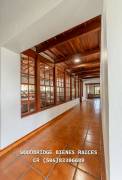 Casa en venta Escazú rodeada de jardines $1.800.000 /1 piso