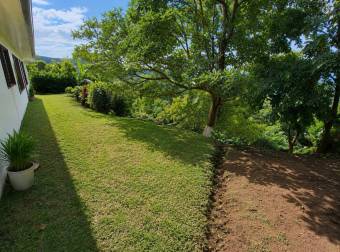Spacious and beautiful property for sale in Ciudad Colón. Spacious and beautiful property for sale in Ciudad Colón.