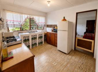 Spacious and beautiful property for sale in Ciudad Colón. Spacious and beautiful property for sale in Ciudad Colón.