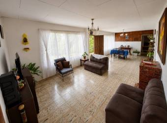 Spacious and beautiful property for sale in Ciudad Colón. Spacious and beautiful property for sale in Ciudad Colón.
