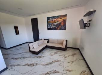 Spectacular house for sale with an apartment in Los Reyes gated community.