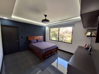 Spectacular house for sale with an apartment in Los Reyes gated community.