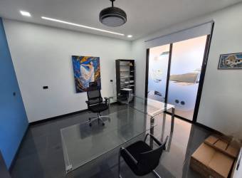 Spectacular house for sale with an apartment in Los Reyes gated community.