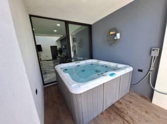 Spectacular house for sale with an apartment in Los Reyes gated community.
