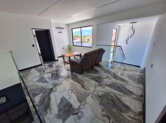 Spectacular house for sale with an apartment in Los Reyes gated community.
