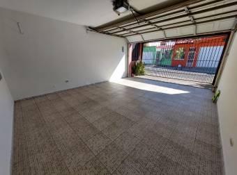Spacious Single-Story House for Sale in Santa Ana Pozos Residential Area