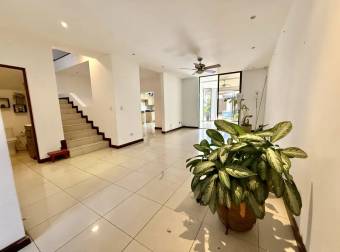 Detached House for Sale in Residential Rohrmoser