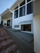 Land for sale with 1 house and 1 apartment, Heredia Center, single-story.