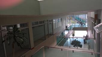 Se alquila local comercial en Sanchez Curridabat 24-945 Se alquila local comercial en Sanchez Curridabat 24-945