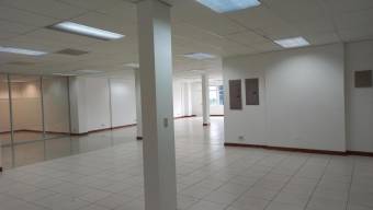 Se alquila local comercial en Sanchez Curridabat 24-945 Se alquila local comercial en Sanchez Curridabat 24-945