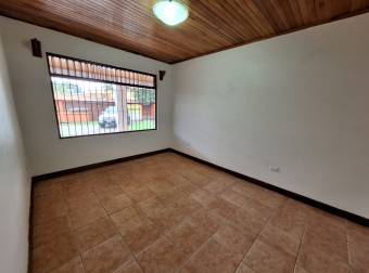 Spacious Single-Story House for Rent in Santa Ana Spacious Single-Story House for Rent in Santa Ana