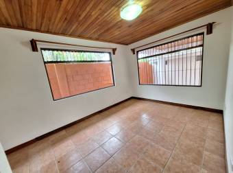 Spacious Single-Story House for Rent in Santa Ana Spacious Single-Story House for Rent in Santa Ana