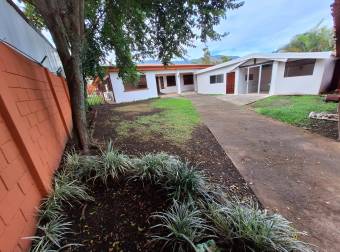 Spacious Single-Story House for Rent in Santa Ana