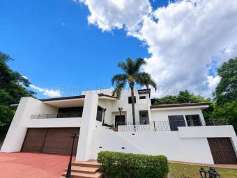 Se vende casa en Ciudad Colón Mora 27-325