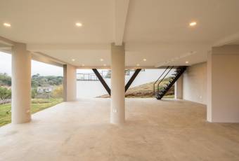 Se vende casa en Ulloa Heredia 25-627