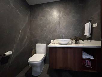 Se vende casa en Ulloa Heredia 25-627