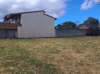 Flat Lot for Sale in Santa Ana Pozos Residential Area