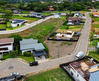 Lote de 628 m2 en condominio Hacienda Espavel en La Guacima.