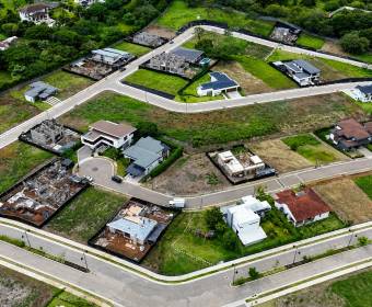 Lote de 628 m2 en condominio Hacienda Espavel en La Guacima.