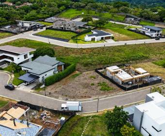 Lote de 628 m2 en condominio Hacienda Espavel en La Guacima.