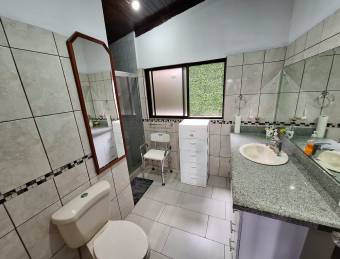VENTA DE TERRENO CON 1 CASA Y 1 APARTAMENTO HEREDIA CENTRO 1 PLANTA