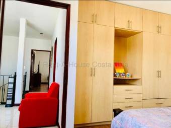 Venta de Casa en Condominio Brasil de Santa Ana. RAH 27-467