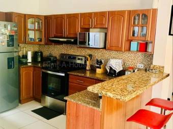 Venta de Casa en Condominio Brasil de Santa Ana. RAH 27-467