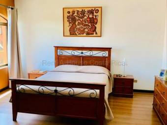 Venta de Casa en Condominio Brasil de Santa Ana. RAH 27-467