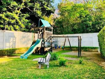 Venta de Casa en Condominio Brasil de Santa Ana. RAH 27-467