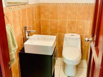 Venta de Casa en Condominio Brasil de Santa Ana. RAH 27-467