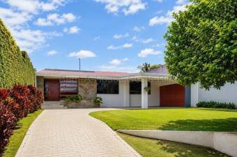 Venta de Casa en Belén-La Asunción, Heredia. RAH 27-481