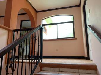 Se Vende Casa en urbanización Biamonte Vásquez de Coronado, San Isidro, San José