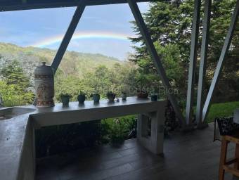 Venta de Quinta AMUEBLADA en Dota-Jardín. RAH 27-444