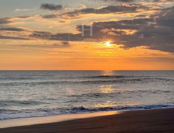 Se Vende Lote de 952 m2 en Místico Comunidad de Playa, Playa Hermosa de Garabito NJA1430GR