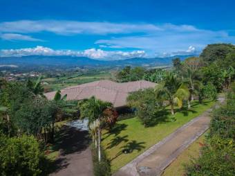 Venta de Casa AMUEBLADA en Poás-Carrillos de Alajuela. RAH 27-491