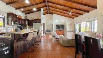 Venta de Casa AMUEBLADA en Poás-Carrillos de Alajuela. RAH 27-491