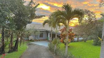 Venta de Casa AMUEBLADA en Poás-Carrillos de Alajuela. RAH 27-491