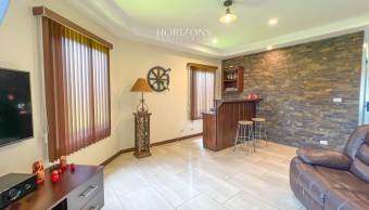Residencia de Lujo en Venta en Condominio Tierras del Este Curridabat noj981
