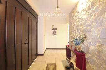 Residencia de Lujo en Venta en Condominio Tierras del Este Curridabat noj981