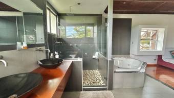 Venta de Casa de Lujo en Calle El Bajo-La Guácima de Alajuela. RAH 27-504 Venta de Casa de Lujo en Calle El Bajo-La Guácima de Alajuela. RAH 27-504