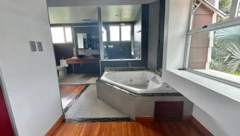 Venta de Casa de Lujo en Calle El Bajo-La Guácima de Alajuela. RAH 27-504 Venta de Casa de Lujo en Calle El Bajo-La Guácima de Alajuela. RAH 27-504