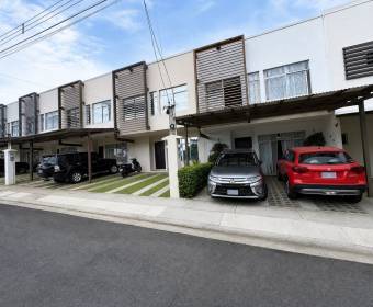 Casa de 2 plantas en venta en Condominio La Valencia, San Pablo de Heredia
