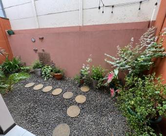 Casa de 2 plantas en venta en Condominio La Valencia, San Pablo de Heredia
