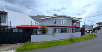 VENTA Casa en Los Yoses Sur  Ubicación Premium, Amplios Espacios y Estilo Urbano