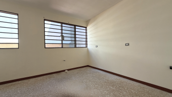 VENTA Casa en Los Yoses Sur  Ubicación Premium, Amplios Espacios y Estilo Urbano
